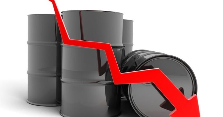 azərbaycan neftinin ( azeri light ) qiyməti 83 dollardan aşağı düşüb