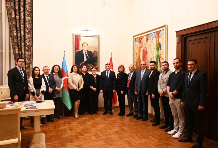 türkiyədə azərbaycan ədəbiyyatının tədqiqatçıları ilə görüş təşkil olunub