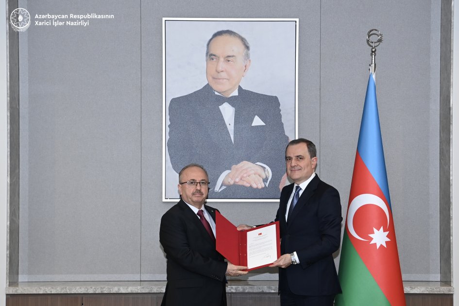 ceyhun bayramov türkiyənin azərbaycandakı yeni səfiri ilə görüşüb
