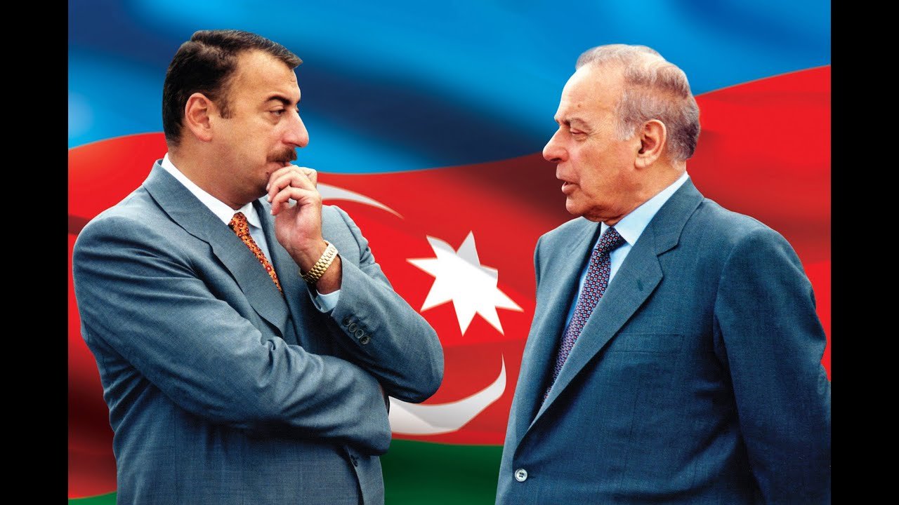 dövlət başçısı ilham əliyev öz fəaliyyəti ilə həm partiya sədri, həm prezident, həm də ali baş komandan kimi hər bir vətəndaşımızın maraqlarını müdafiə etmiş, hər bir azərbaycanlının prezidenti olduğunu dəfələrlə sübuta yetirmişdir.