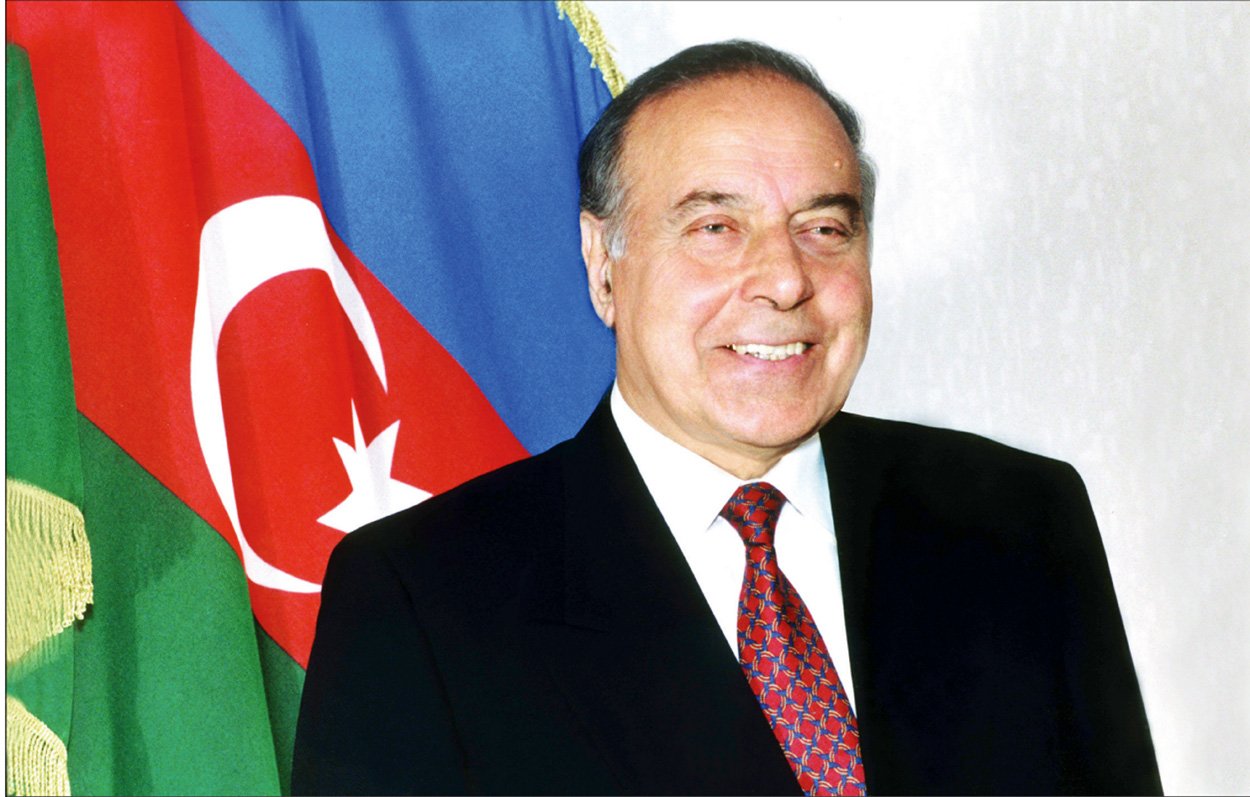 dünya səviyyəli islahatçı liderə sonsuz inam, sevgi, xalq-lider birliyi.