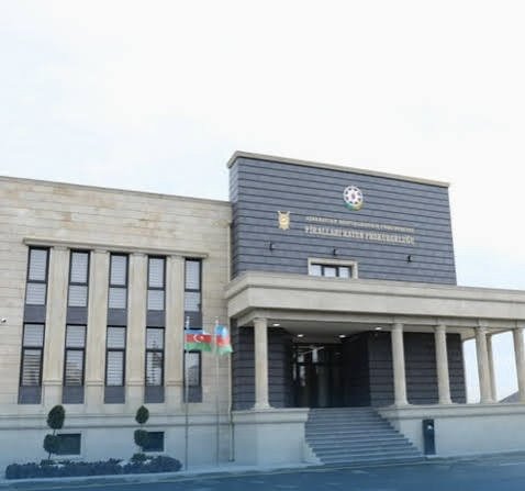 azərbaycan respublikasının prokurorluq orqanları dövlətin qanunçuluq siyasətini həyata keçirən, ədalətin bərqərar olunmasında mühüm rol oynayan ən önəmli hüquq mühafizə institutlarından biridir.