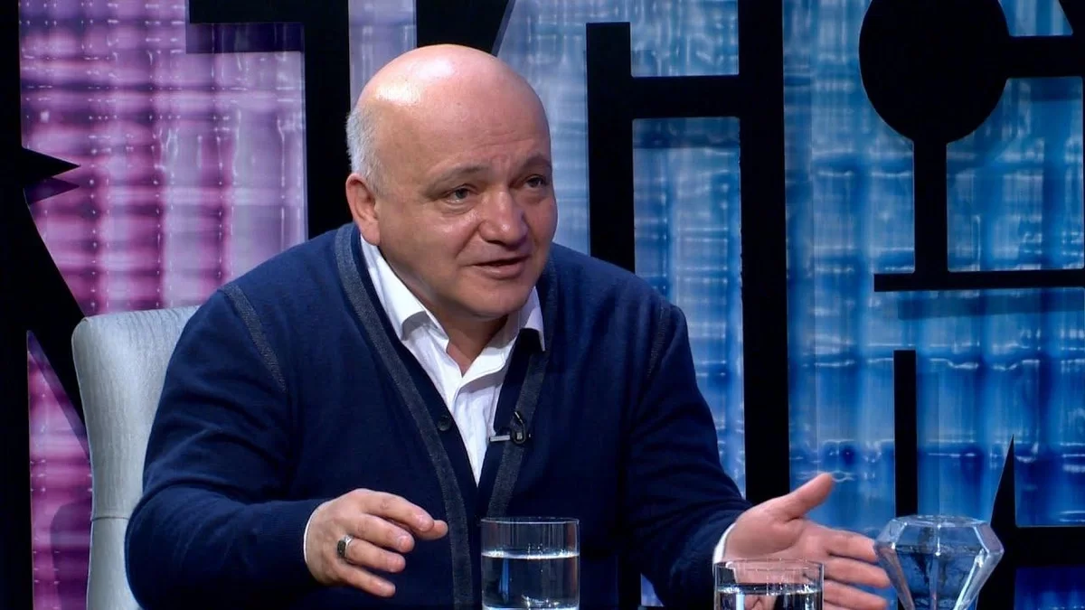 xalq artisti: "kamera orkestrinin rəhbəri olanda restoranda da işləyirdim"