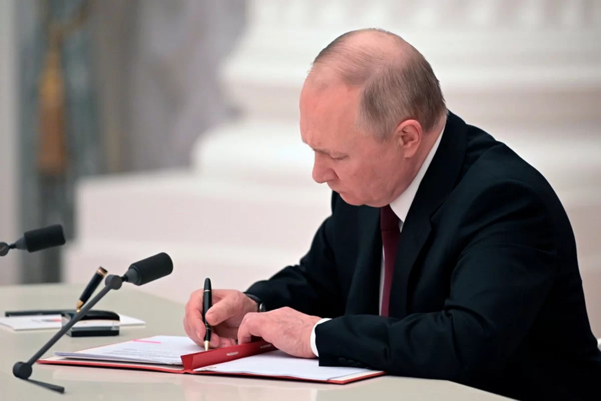 putin keçmiş sovet ittifaqı xalqlarına aid qanun imzalayıb