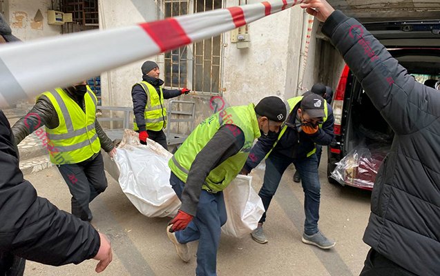 küçədən qadın meyiti tapıldı