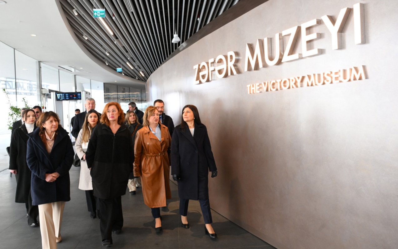 bakıda zəfər muzeyini ziyarət etdi - fotolar