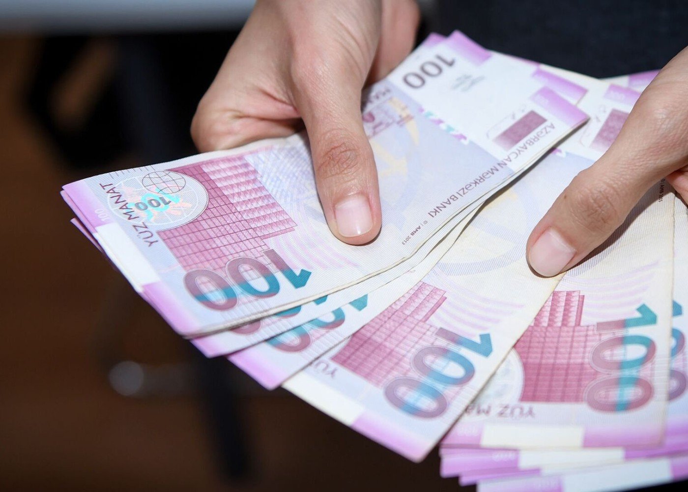 bu halda işçiyə 4500 manat əlavə kompensasiya veriləcək