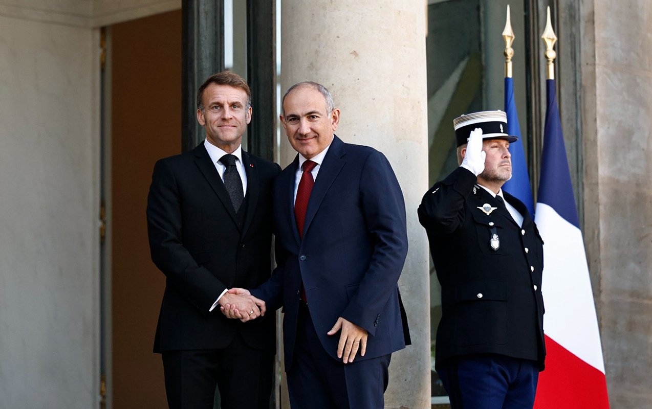 makron ermənistana gedəcək