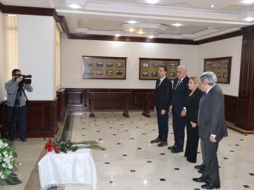 yeni azərbaycan partiyası zəngin və şərəfli inkişaf yoluna malikdir