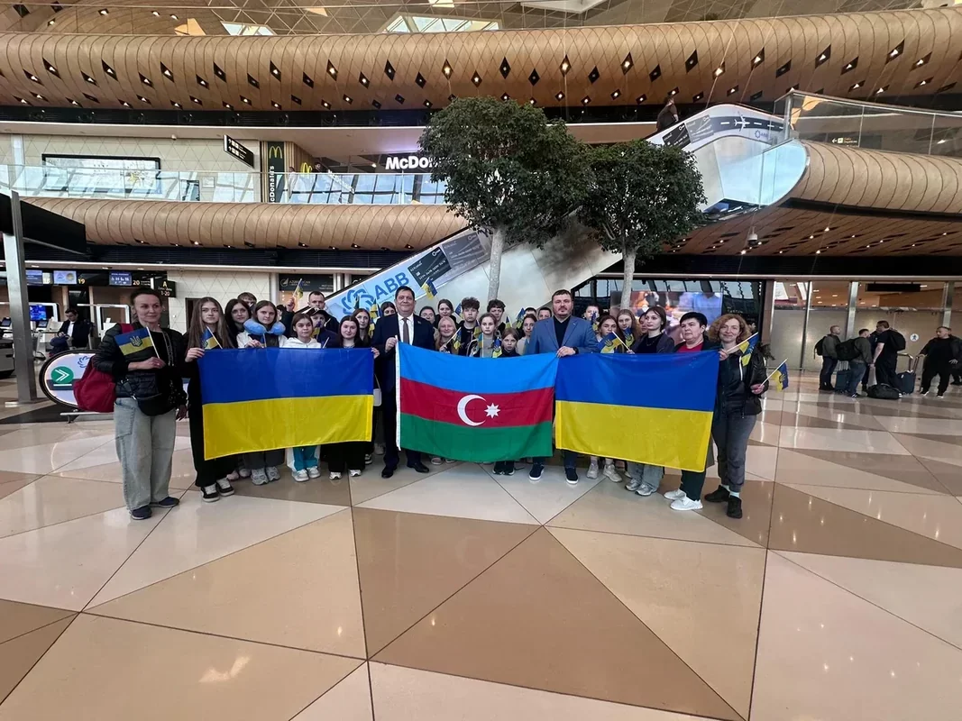 ukraynalı uşaqların daha bir qrupu reabilitasiya keçmək üçün azərbaycana gəlib