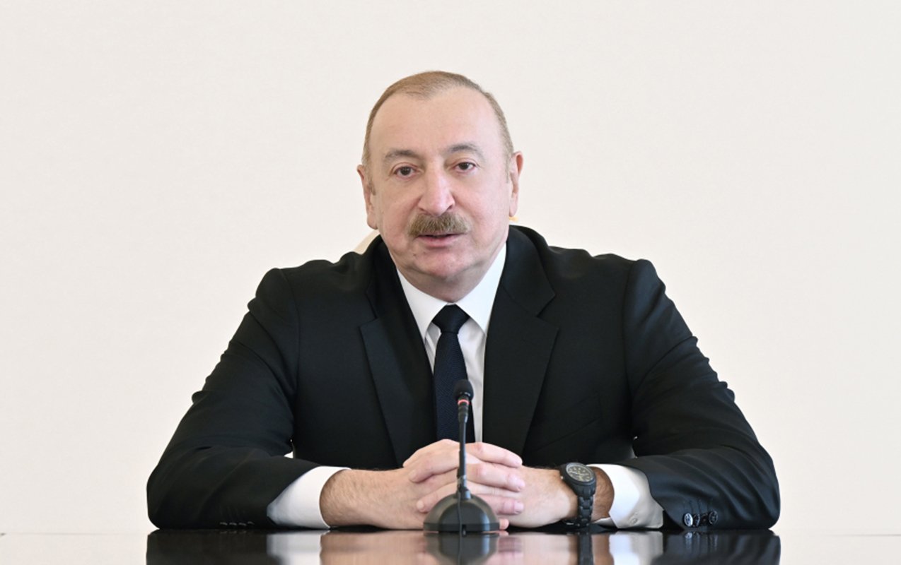 ilham əliyev həmkarını təbrik etdi