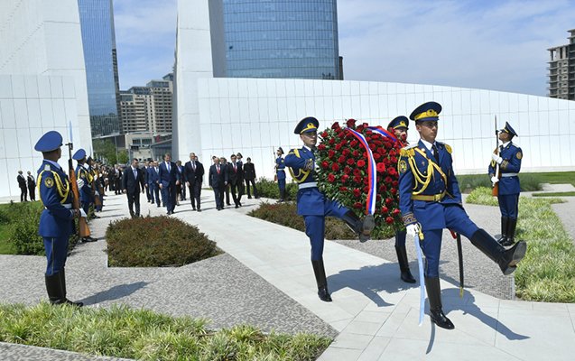 rixard raşin zəfər parkında - fotolar