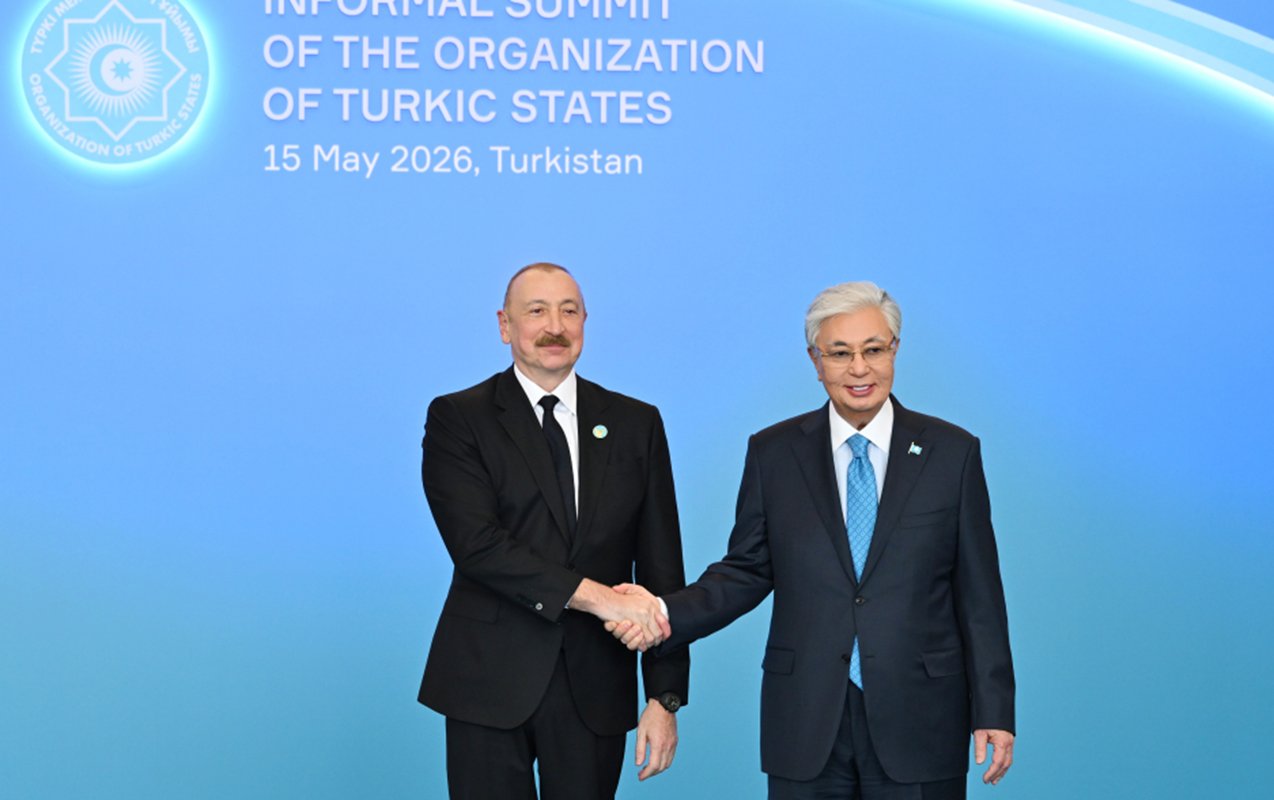 ilham əliyev zirvə görüşündə iştirak edir - foto
