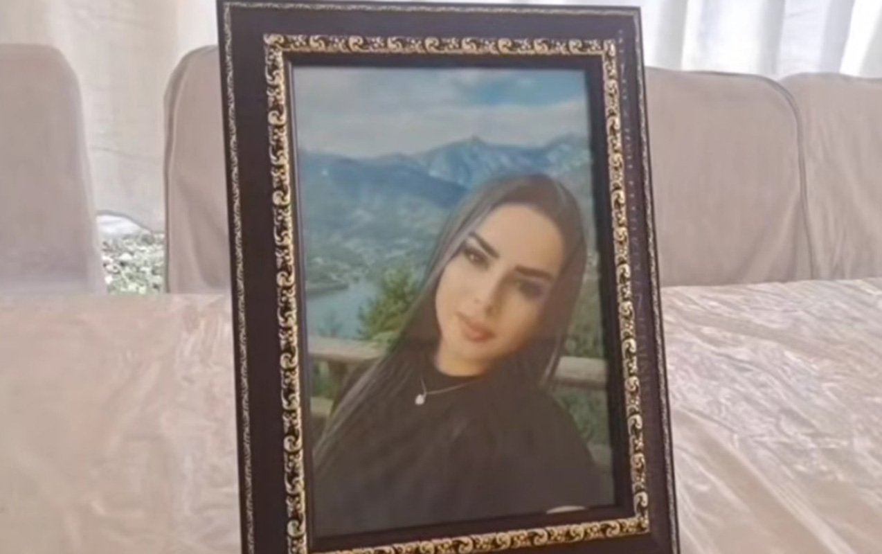“qızıma zəng edib ki, qayınatan binanın tinindədir, nə məsələdir?”