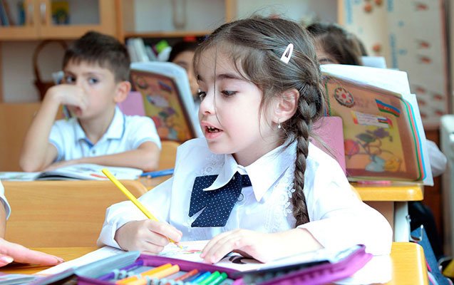bu məktəblərdə i sinfə qəbul başlayır
