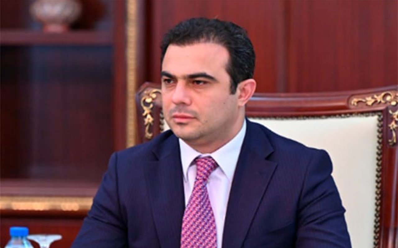 Zelenski Hikmət Cavadı ordenlə təltif etdi