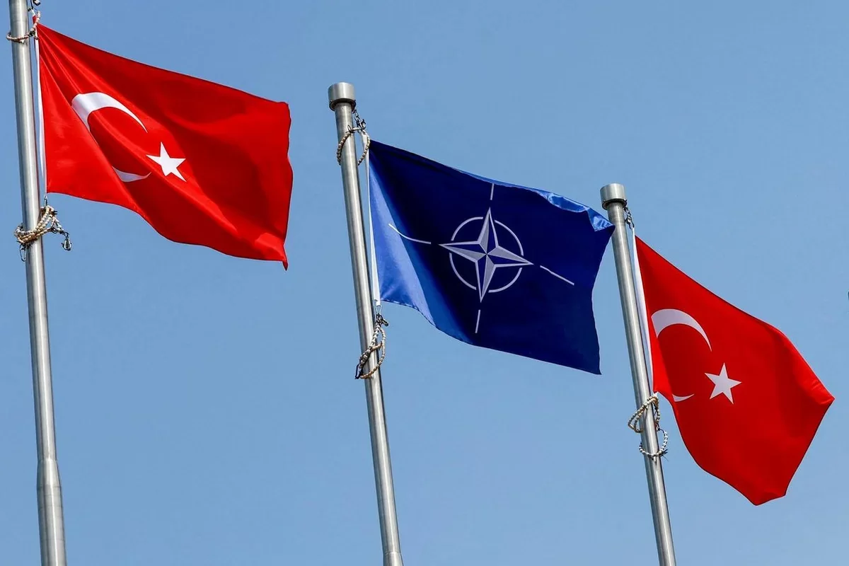 Ankarada keçirilən NATO sammitində 50 milyard dollarlıq müdafiə sazişləri imzalanıb
