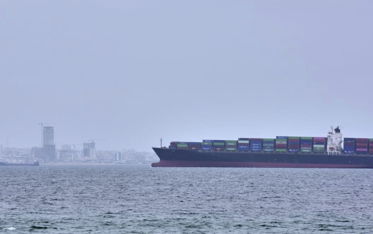 ABŞ helikopteri Hörmüzdə Panama gəmisini vurdu