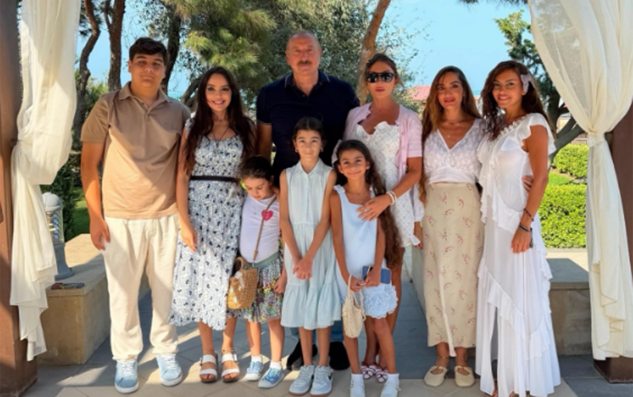 Prezident ailəsinin səmimi - Fotosu