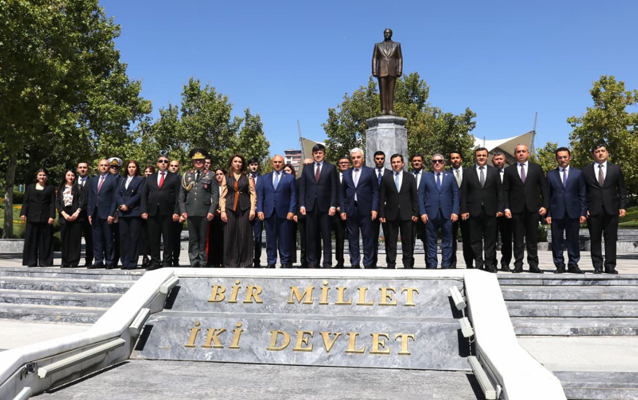 Ankarada Heydər Əliyevlə Atatürkün xatirəsi yad olundu - Fotolar