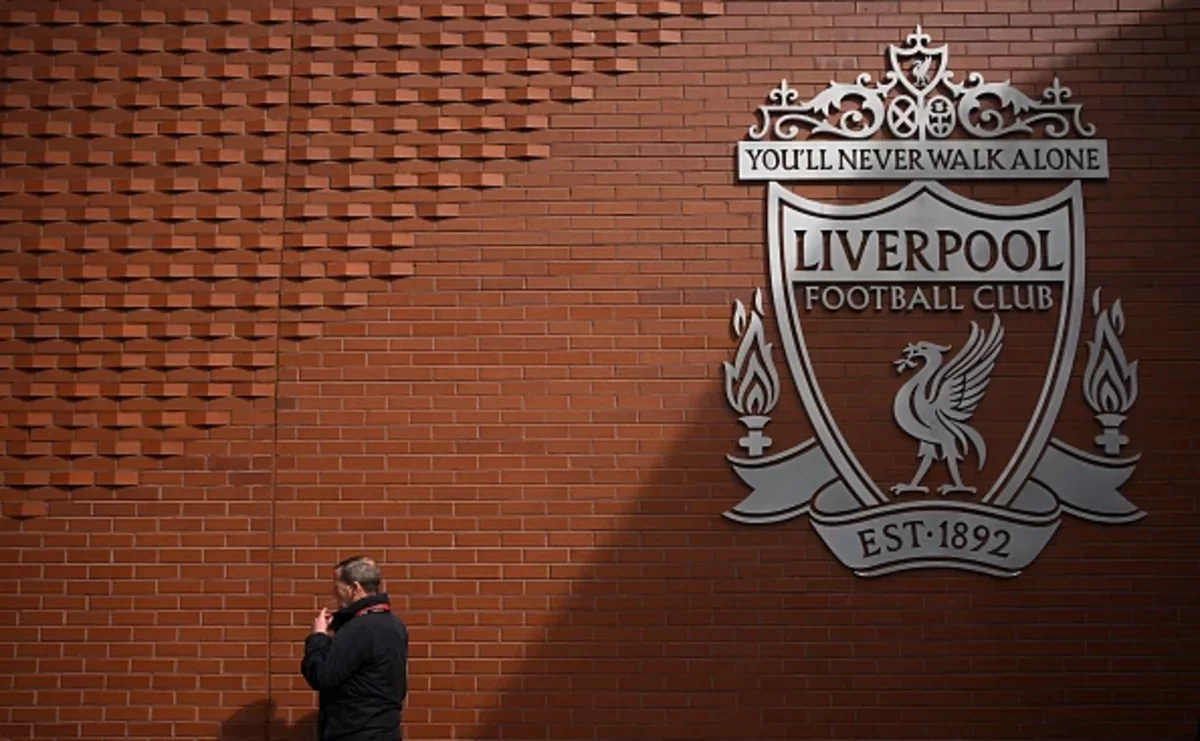 "Liverpul" 17 ildən sonra titul sponsorunu dəyişir