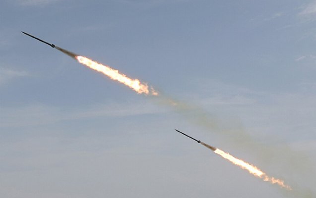 İran BƏƏ və Küveytdəki ABŞ bazalarına zərbə endirdi